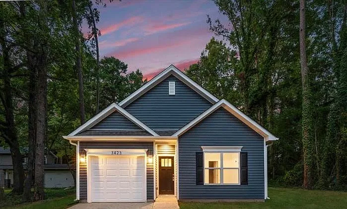 3913 Oakwood Rd — Photo 1