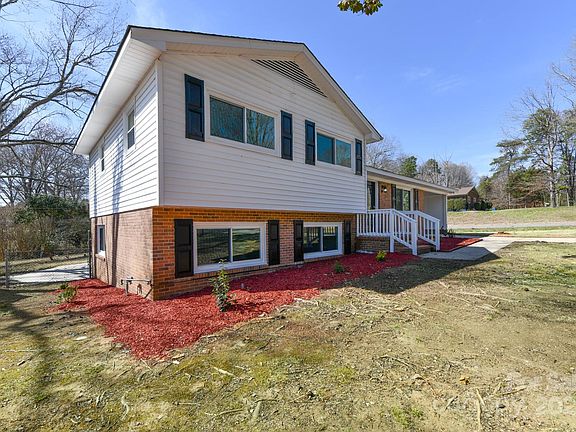 2nd image of 4100 La Grange Dr