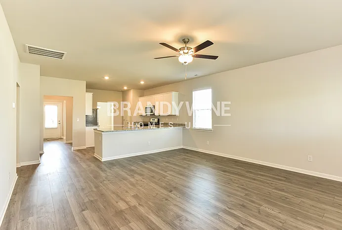3 bed, 2.0 bath, 1602 sqft, $2,348 — Photo 4