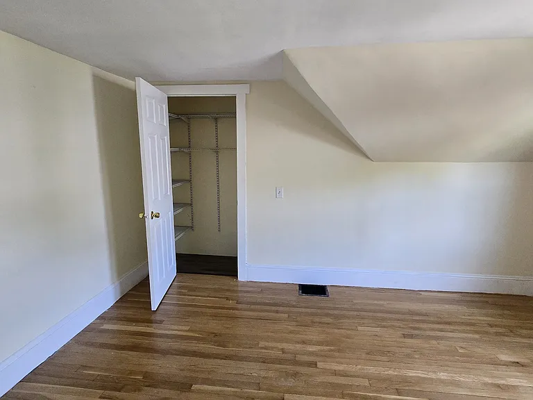 40 Maple St — Photo 15