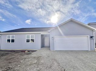 371 Orchid Ave #L53, Stoughton, WI 53589