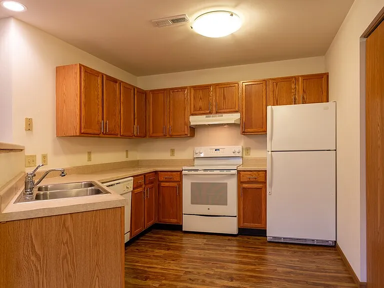 1118 Enterprise Dr — Photo 5