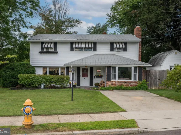 114 Ashurst Ln, Mount Holly, NJ 08060