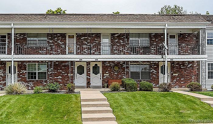 1st image of 3562 S Hillcrest Dr