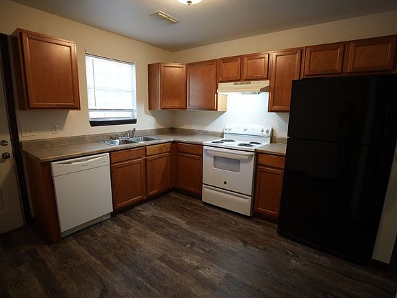 3rd image of 1729 Louise Dr SE APT A