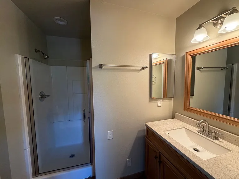5514 NE Halsey St — Photo 27