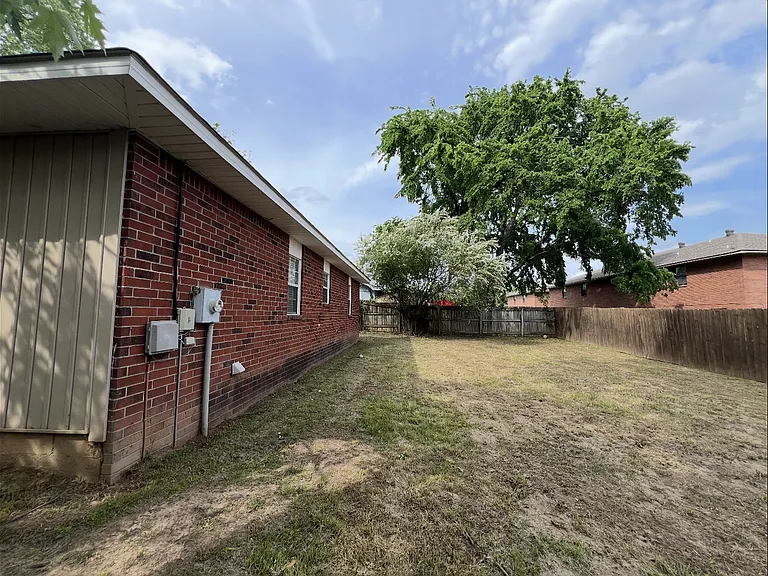 1400 Bon Air St — Photo 11