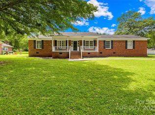815 Lakeside Cir, Lancaster, SC 29720