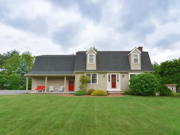 32 Mashpee Dr, North Attleboro, MA 02760