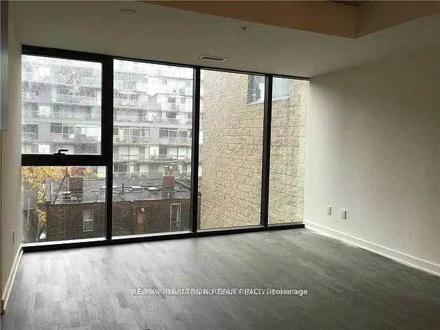 629 King St W #417 — Photo 9