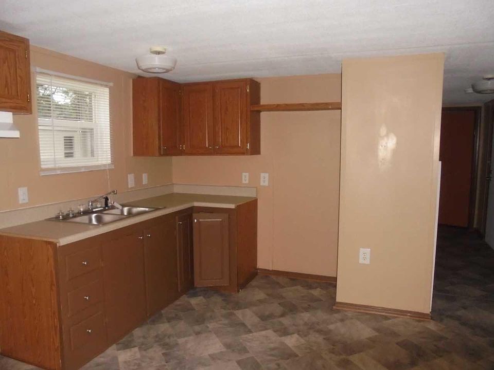 2nd image of 324 Picardy Dr #B