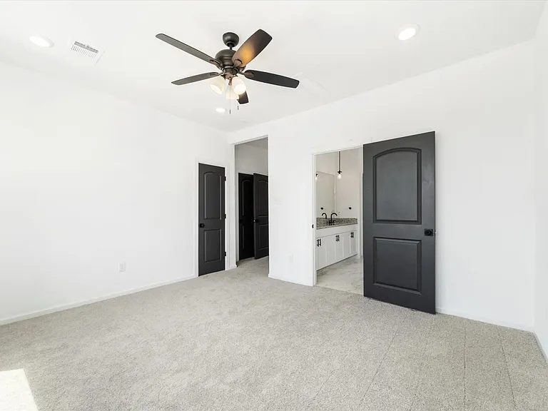 4309 Larkspur St — Photo 8