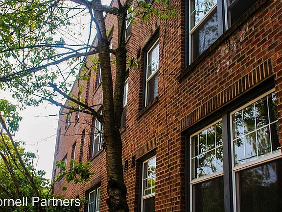 5th image of 531 Malden Ave E APT 202