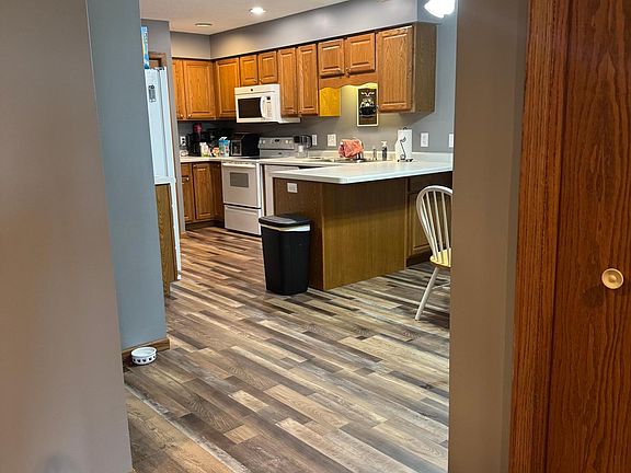 4th image of 614 Raymond St #9B
