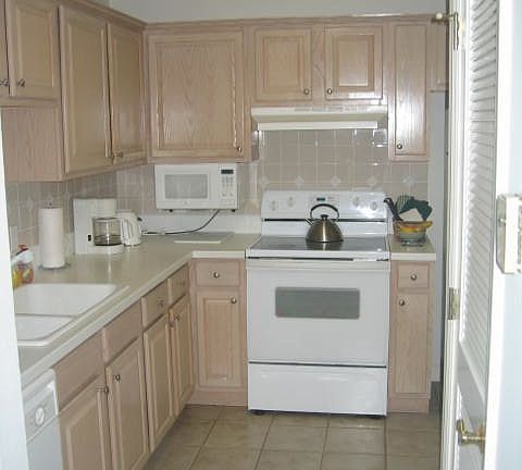 5th image of 750 N Tamiami Trl Unit 606