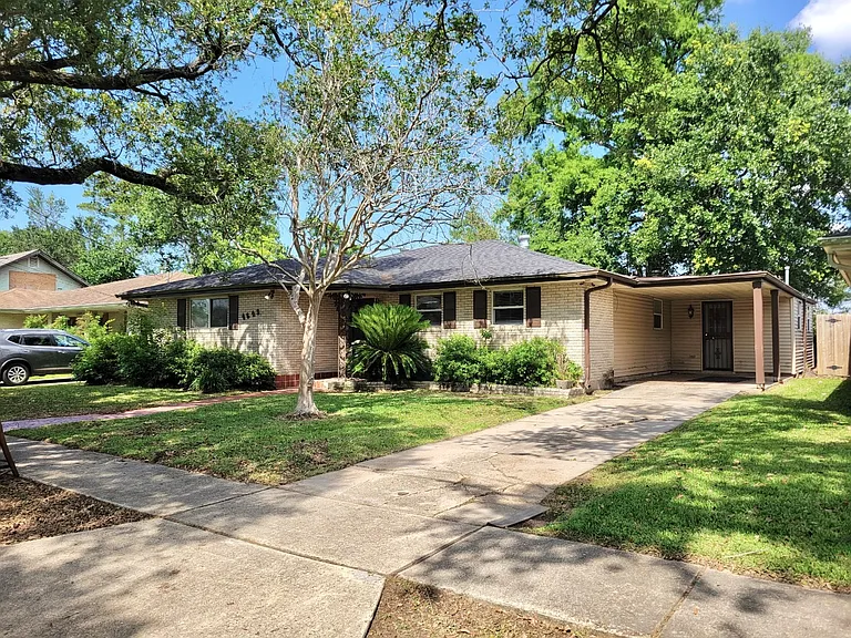 4643 Camelot Dr — Photo 2