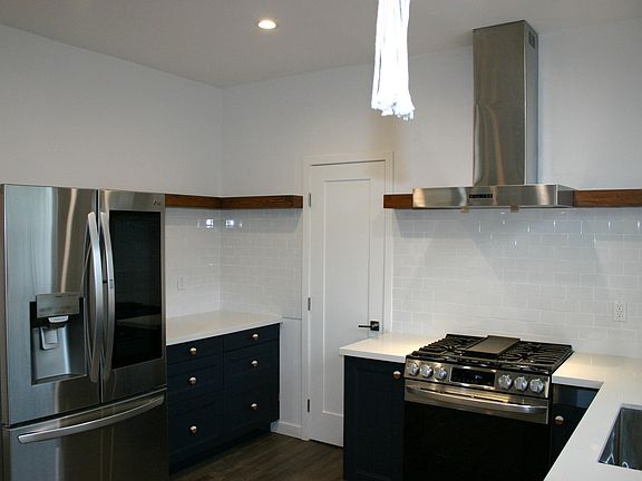 5th image of 6651 Charlesworth Ave