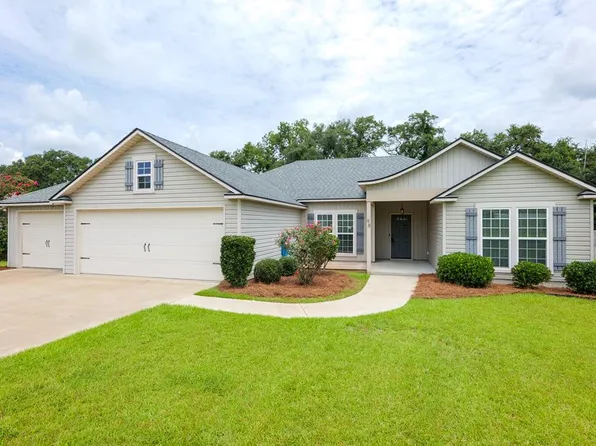 98 N Moody Dr, Ray City, GA 31645