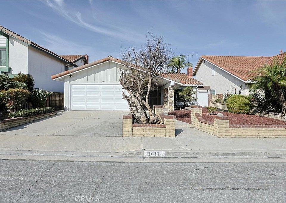 1st image of 9411 Russell Ave