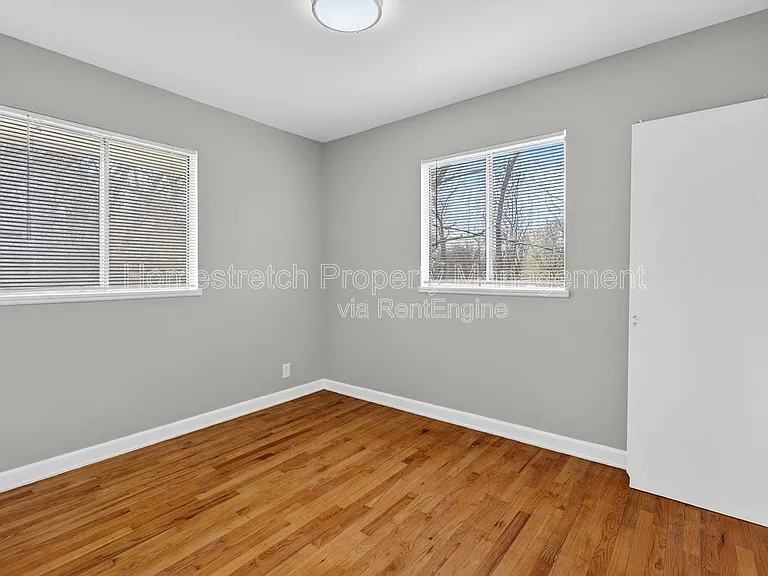 10201 Gourock Dr — Photo 17