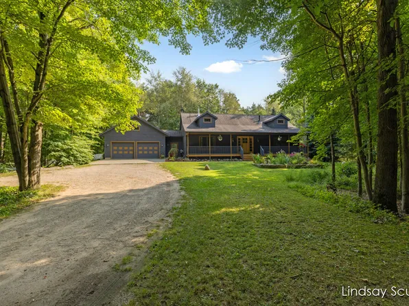 1320 22 Mile Rd NW, Kent City, MI 49330
