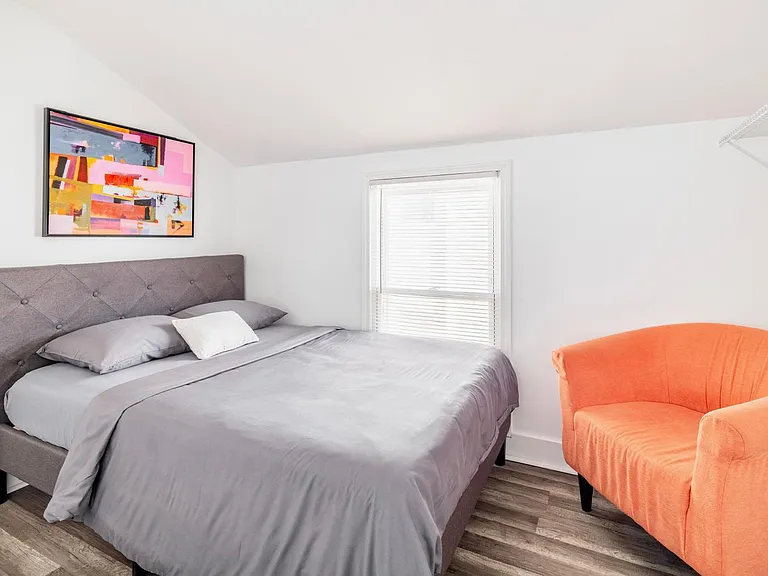 1822 W 57th St #2 — Photo 5