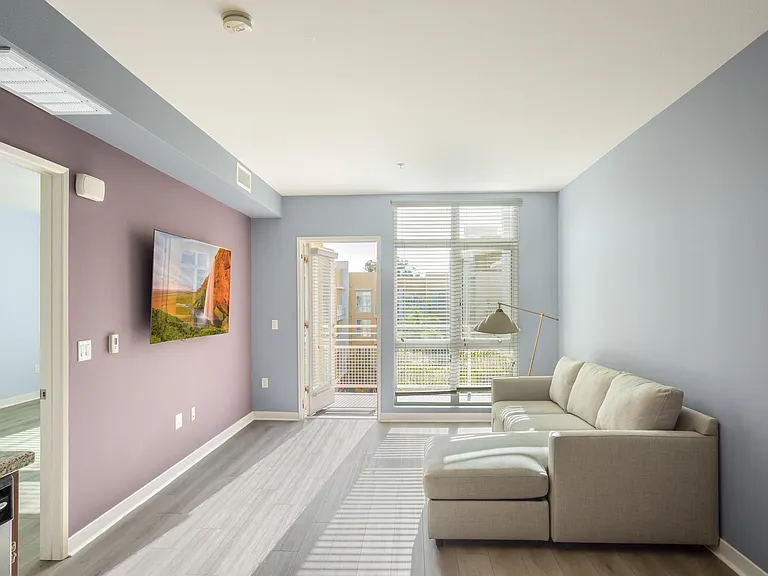 21301 Erwin St #526 — Photo 17