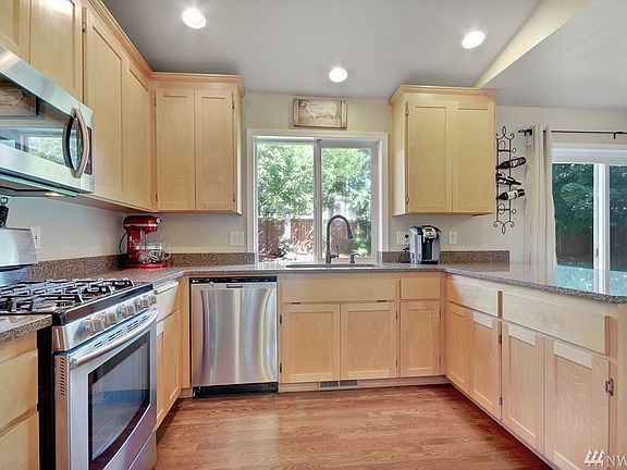 5th image of 9711 181st Ave E