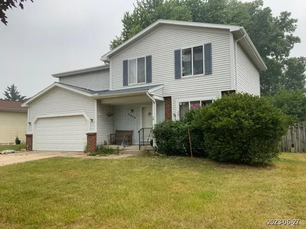 3242 Brook Trl SE, Grand Rapids, MI 49508