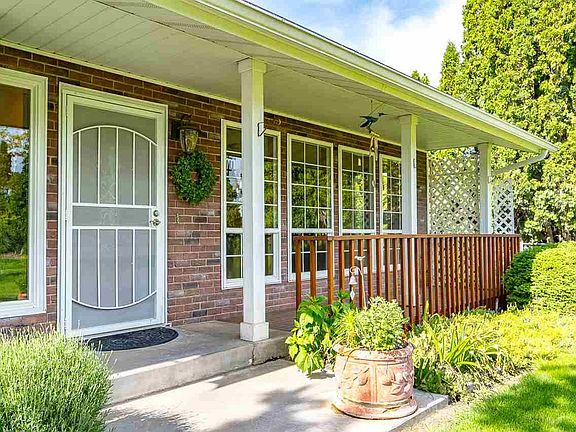 3rd image of 147 Snake River Dr