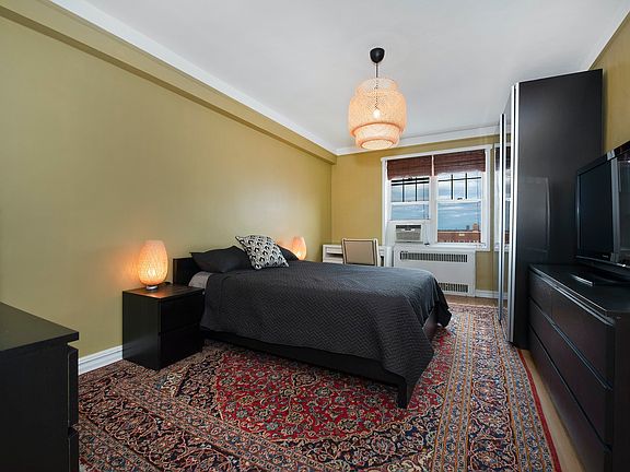 5th image of 76-36 113th St APT 6P