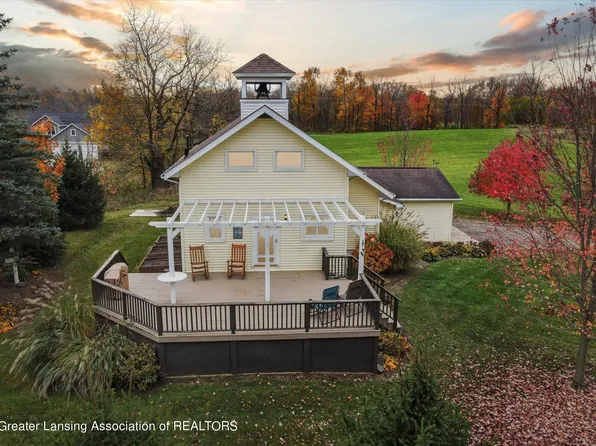 8861 Carlisle Hwy, Vermontville, MI 49096