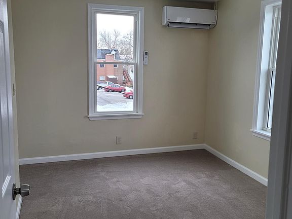 1st bedroom with closet