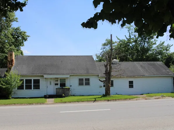 1408 W Delaware St, Fairfield, IL 62837