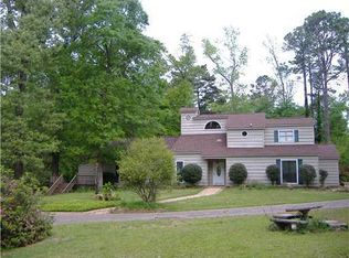 821 W Bond Ave, Wiggins, MS 39577