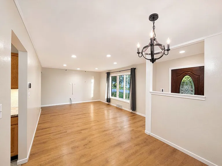 3703 Mount Vernon Ave — Photo 4