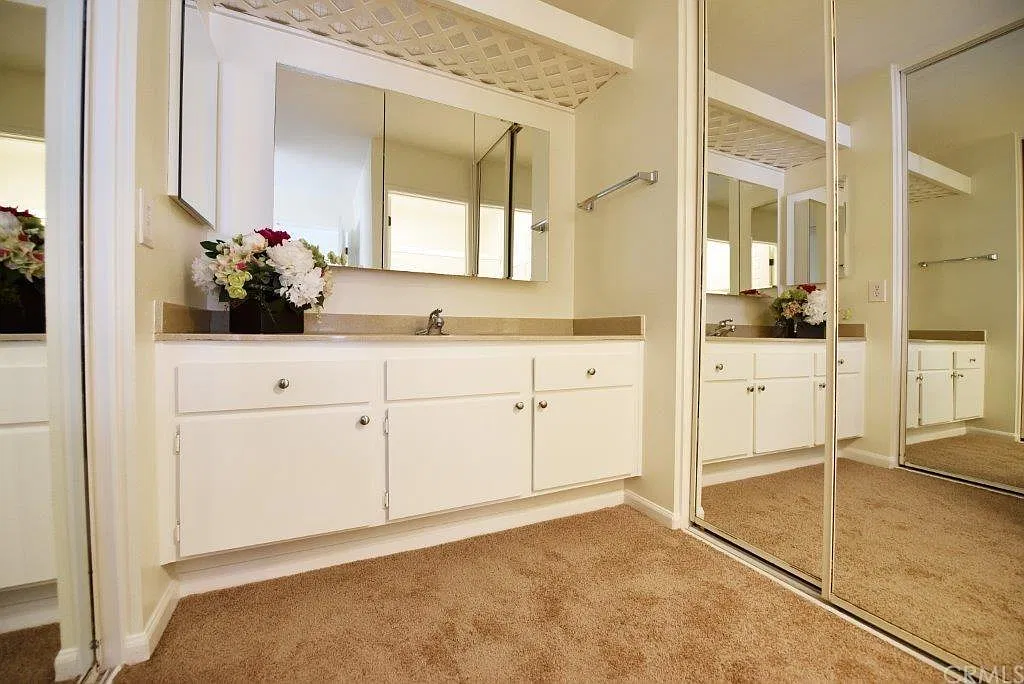 1 bed, 633 sqft, $2,300 — Photo 4