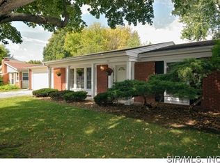 1401 Springfield Dr, Belleville, IL 62221