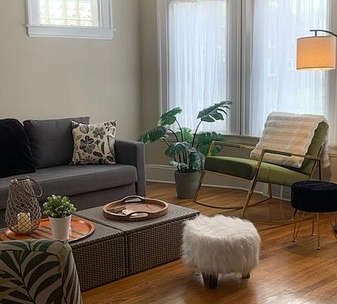 4th image of 4233 Seebaldt Ave #1