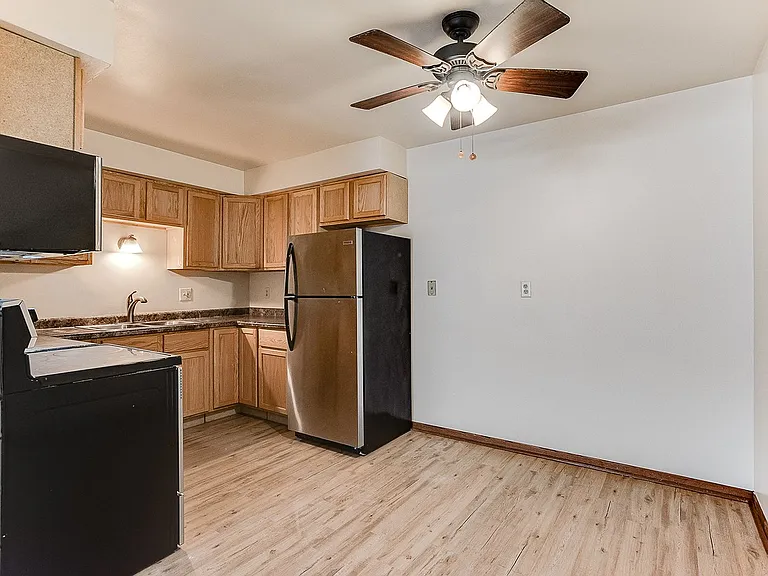 Mark Court Apartments — Photo 34