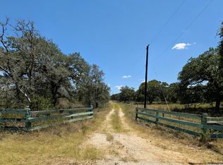 2404 County Road 320, Floresville, TX 78114