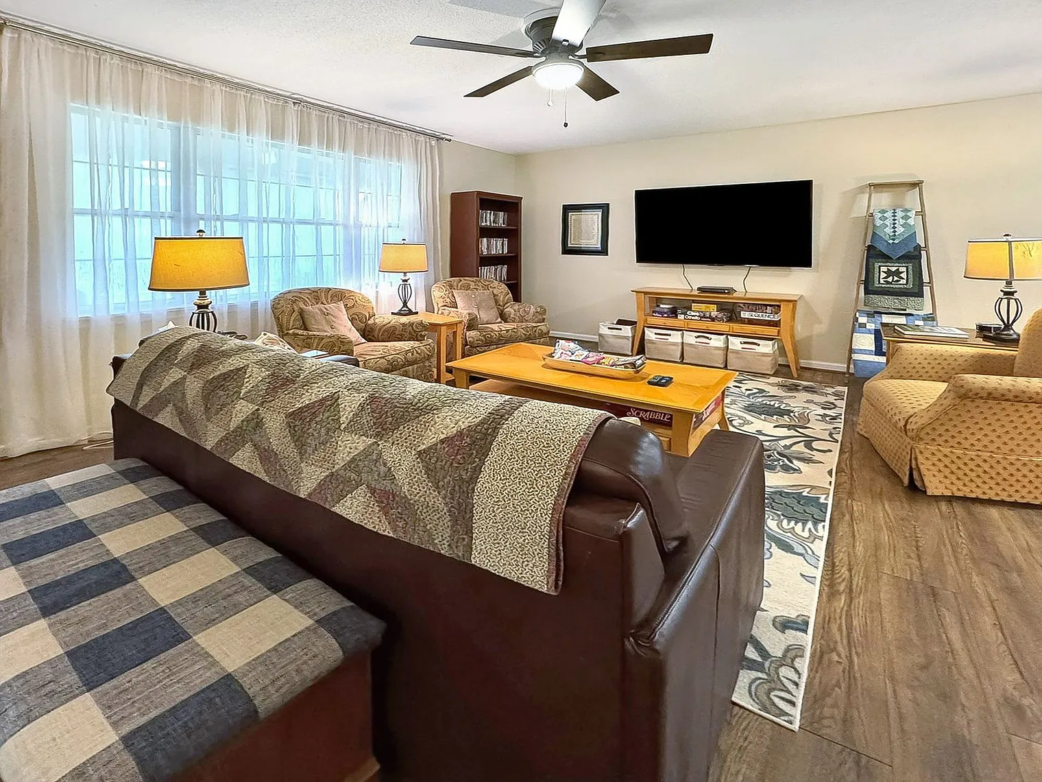 4 bed, 2.5 bath, 1689 sqft, $4,743 — Photo 3