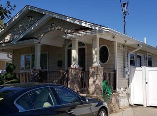 217 N Linden St, Massapequa, NY 11758