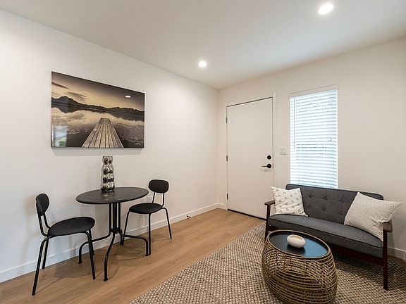 2nd image of 611 N Occidental Blvd APT 1