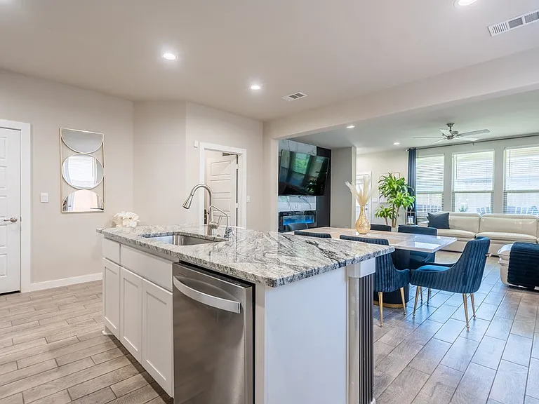 2306 Fortune Dr — Photo 11