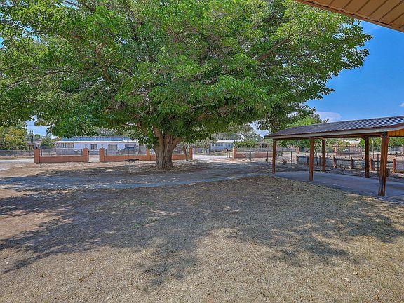 3rd image of 330 Sego Lily St