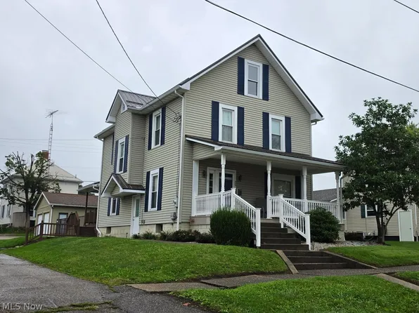 35 3rd St NE, Carrollton, OH 44615