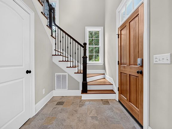 5th image of 55 Pineberry Dr.