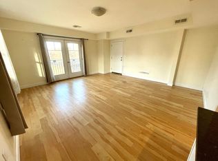 72 London St #2R, Boston, MA 02128