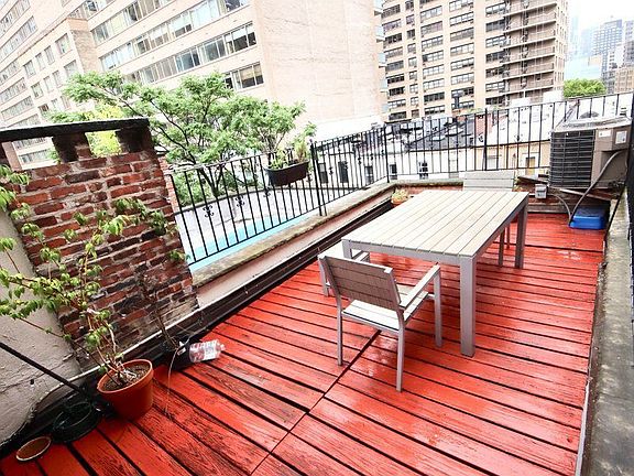 2nd image of 340 W 71st St APT 1